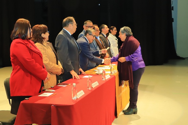 La UATx entrega de Estímulos a la Permanencia por Habilitación Académica a mil 422 profesores B