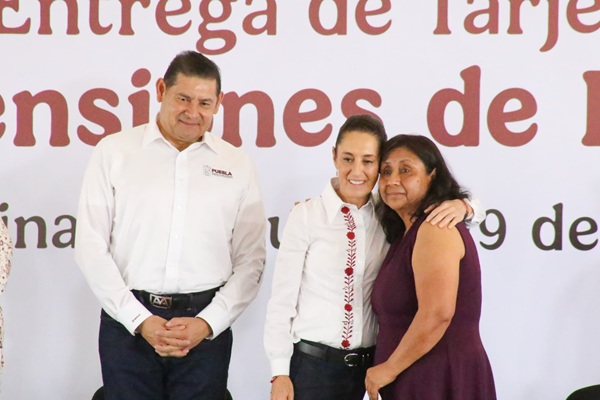 Presenta el Gobierno de Puebla y la FGE Casas Violeta a la Presidenta Claudia Sheinbaum