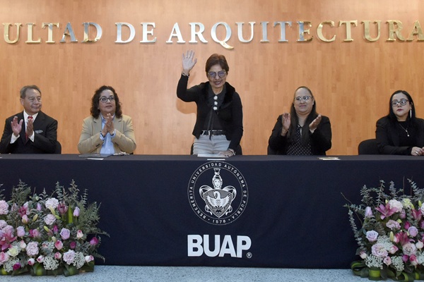 Reconoce la Rectora Lilia Cedillo trayectoria y logros de la Facultad de Arquitectura